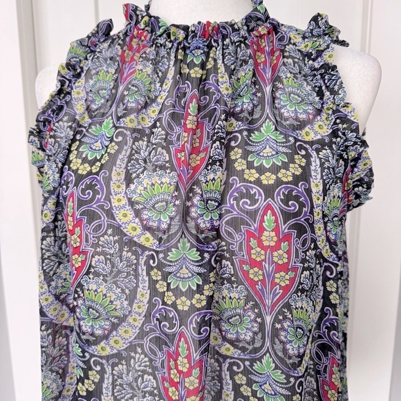 GAP Sleeveless Ruffle Shirt - Picture 2 of 5